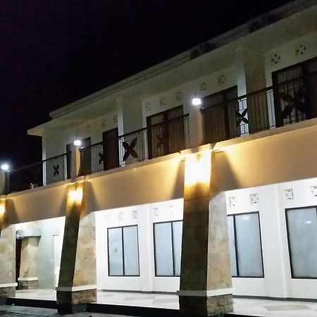 Tempatku Indonesian Restaurant And Rooms Senggigi Luaran gambar