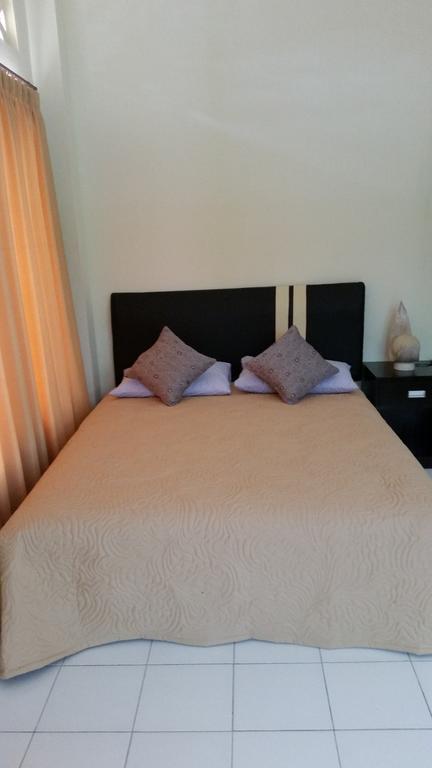 Tempatku Indonesian Restaurant And Rooms Senggigi Luaran gambar