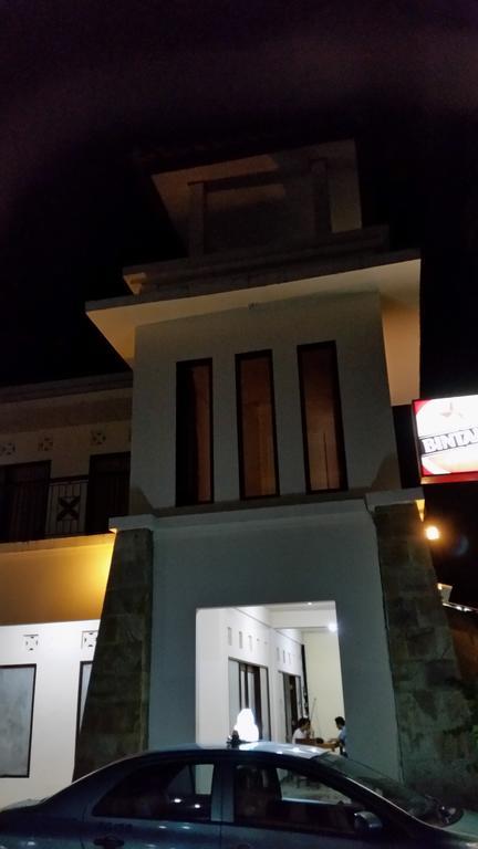 Tempatku Indonesian Restaurant And Rooms Senggigi Luaran gambar