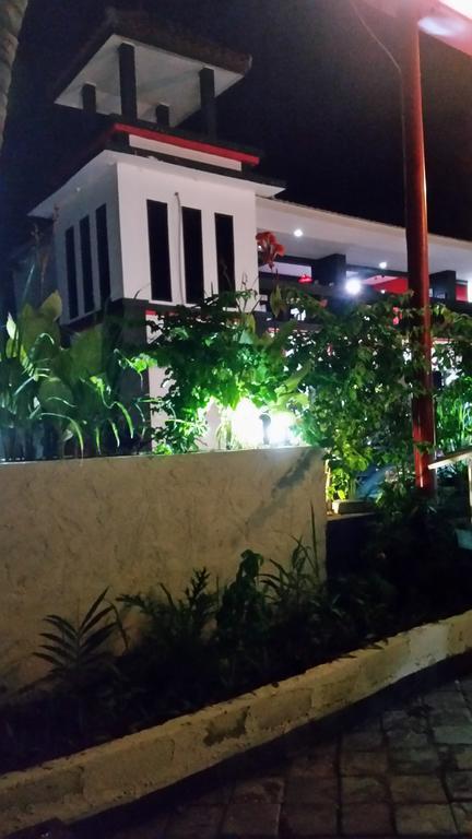 Tempatku Indonesian Restaurant And Rooms Senggigi Luaran gambar