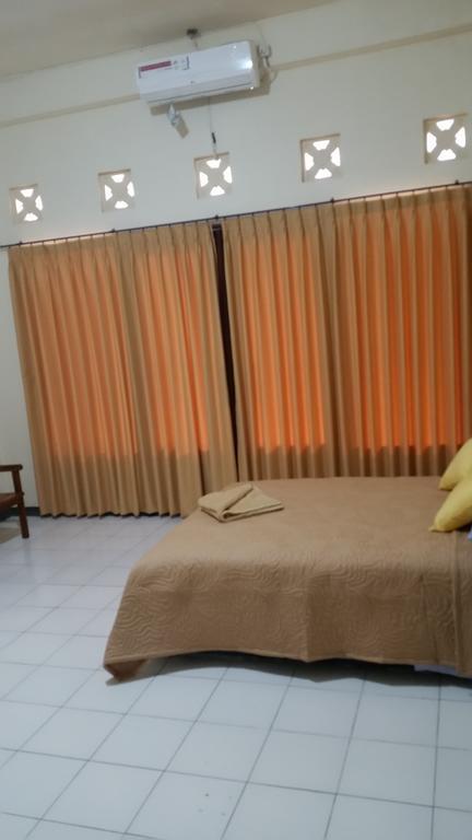 Tempatku Indonesian Restaurant And Rooms Senggigi Luaran gambar