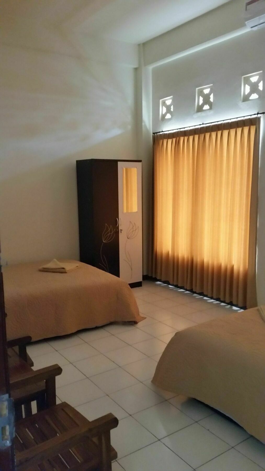 Tempatku Indonesian Restaurant And Rooms Senggigi Luaran gambar